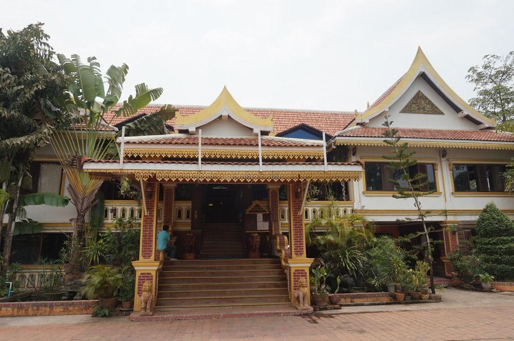 E-Outfitting Vang Thong Hotel Luang Prabang Exterior photo