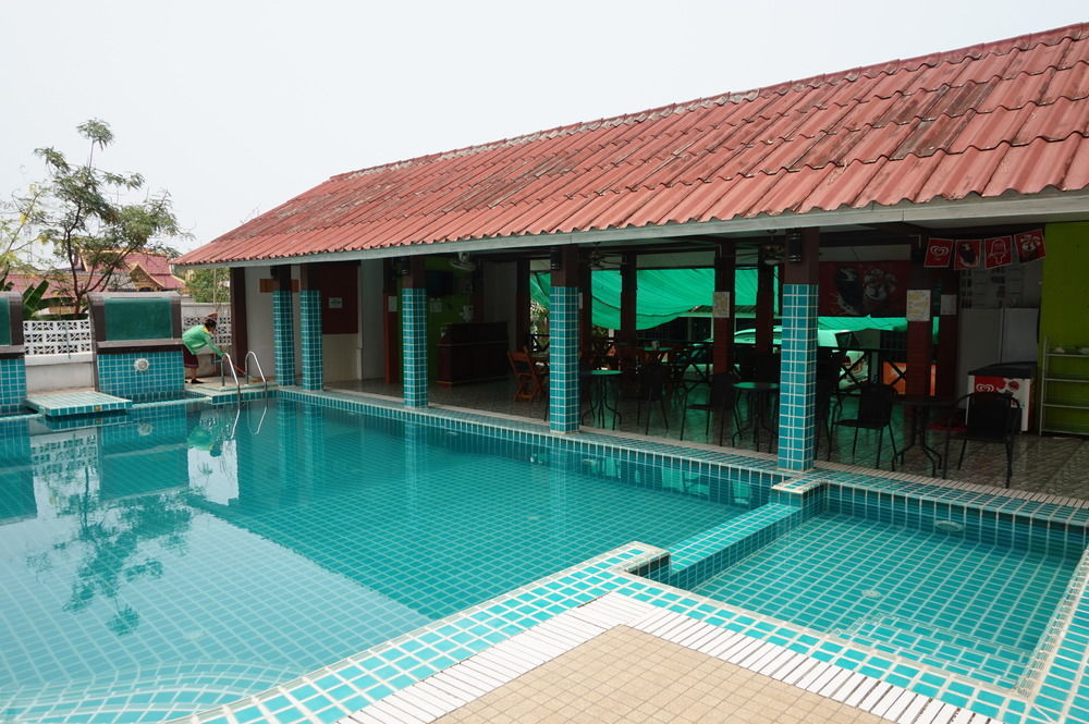 E-Outfitting Vang Thong Hotel Luang Prabang Exterior photo