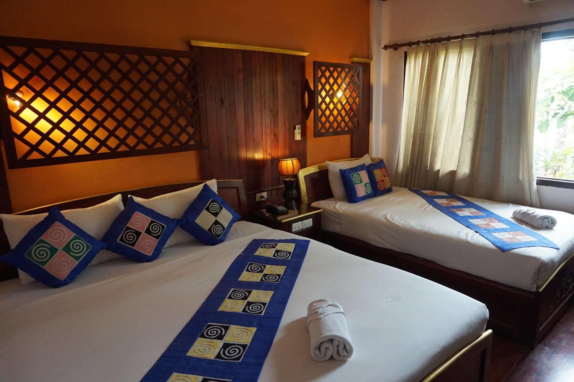 E-Outfitting Vang Thong Hotel Luang Prabang Exterior photo