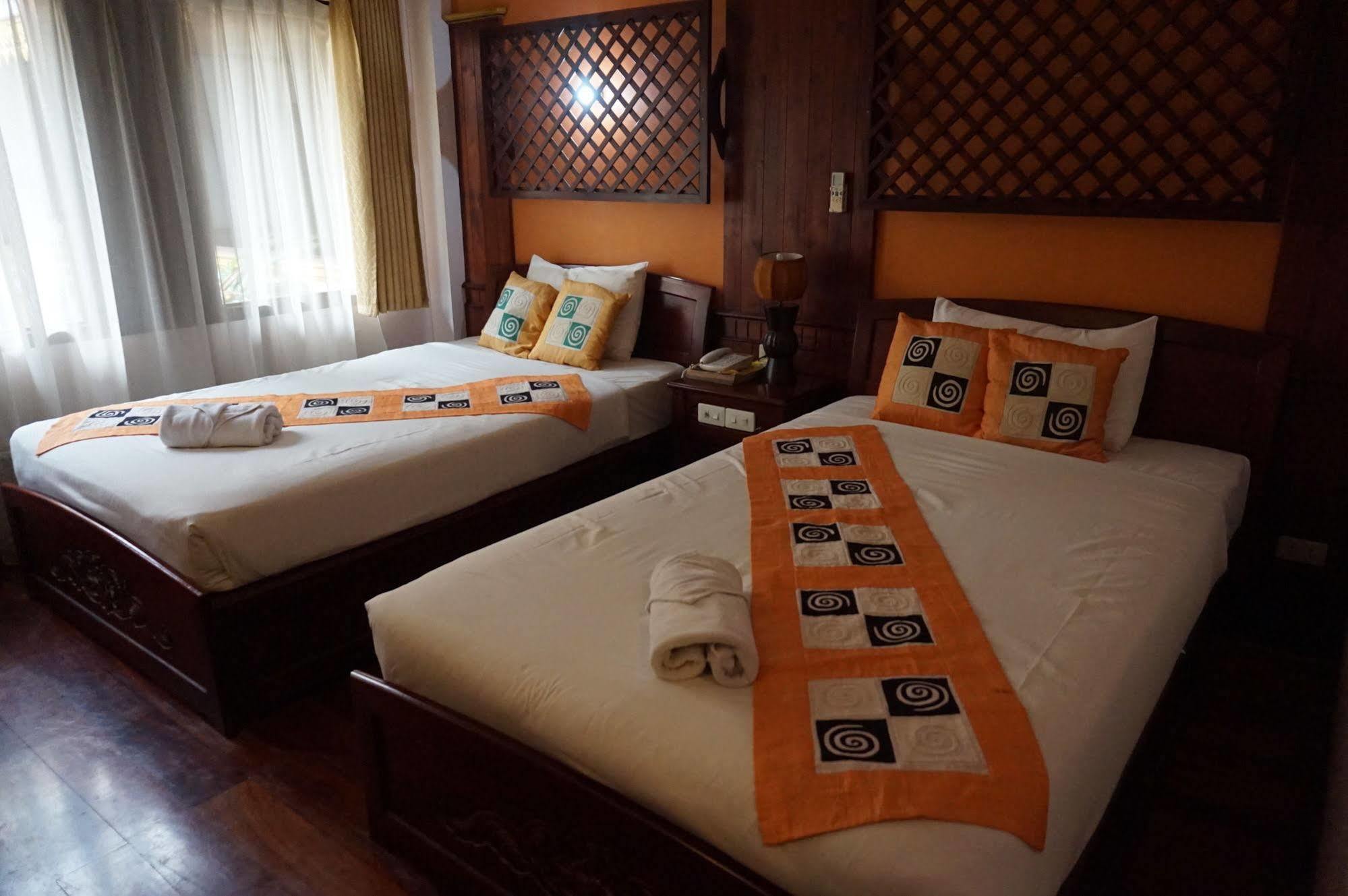 E-Outfitting Vang Thong Hotel Luang Prabang Exterior photo
