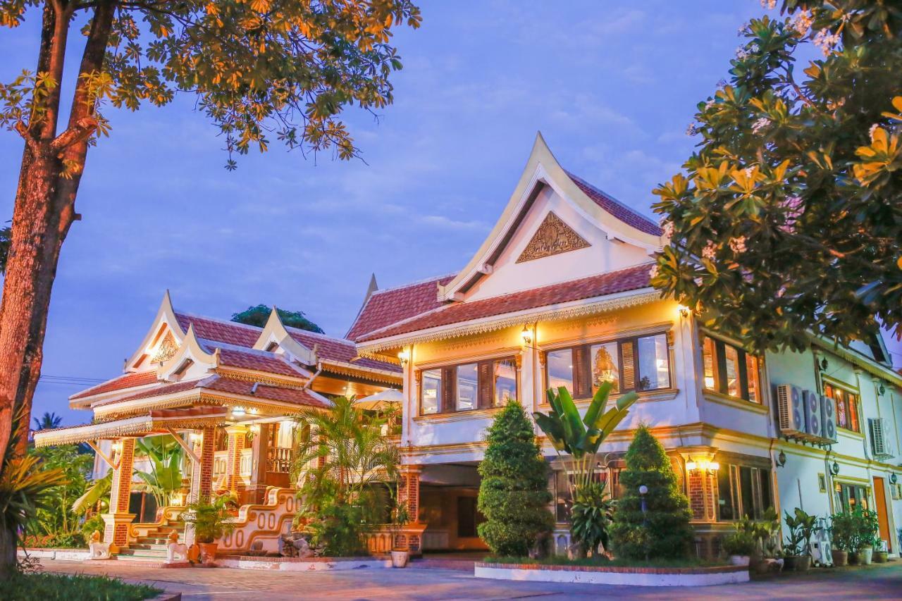 E-Outfitting Vang Thong Hotel Luang Prabang Exterior photo