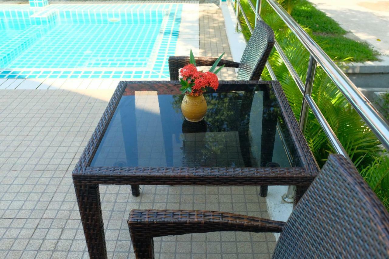 E-Outfitting Vang Thong Hotel Luang Prabang Exterior photo