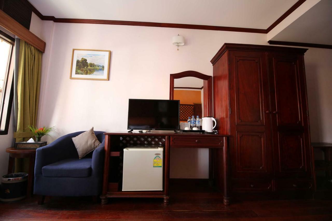 E-Outfitting Vang Thong Hotel Luang Prabang Exterior photo