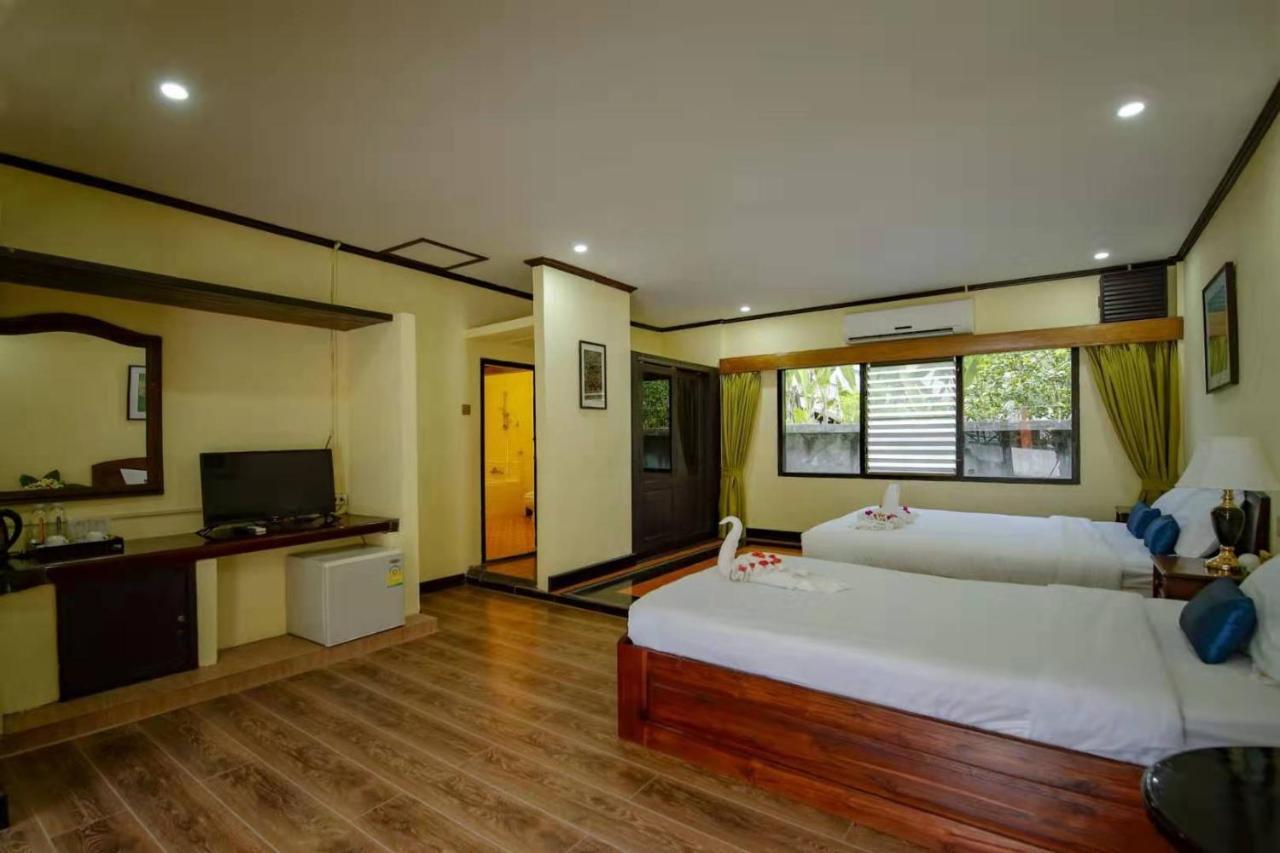 E-Outfitting Vang Thong Hotel Luang Prabang Exterior photo